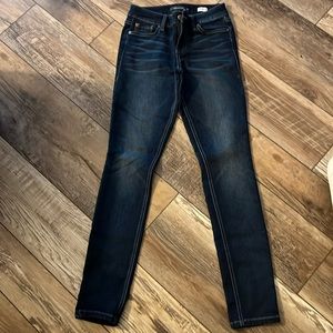 Level 99 mid rise skinny jeans.  Size 25 30” inseam